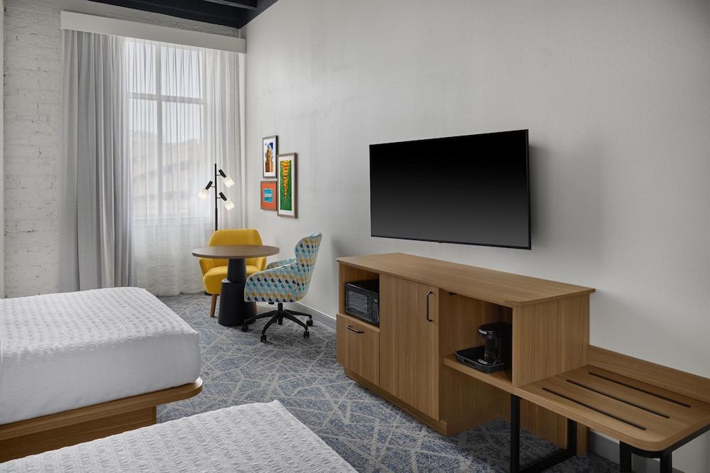 Hampton Inn by Hilton Lincoln Downtown - photo 42