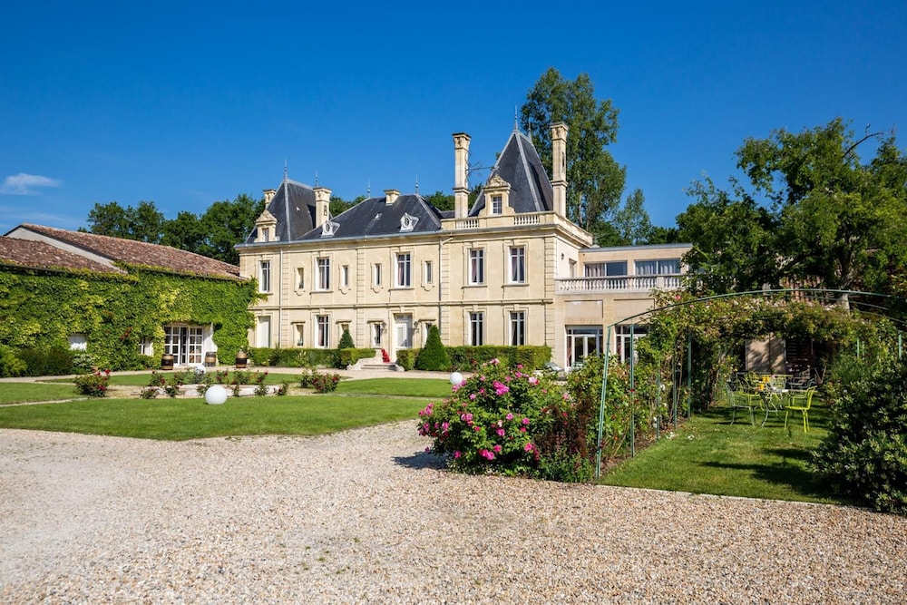 Château Meyre — 4-Star Luxury Hotel in Avensan, France