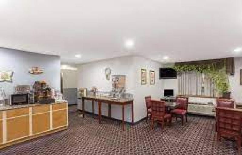 Super 8 by Wyndham Selma Fresno Area - photo 3