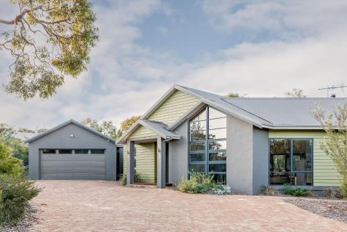 A Bush Utopia in Dunsborough, Australia