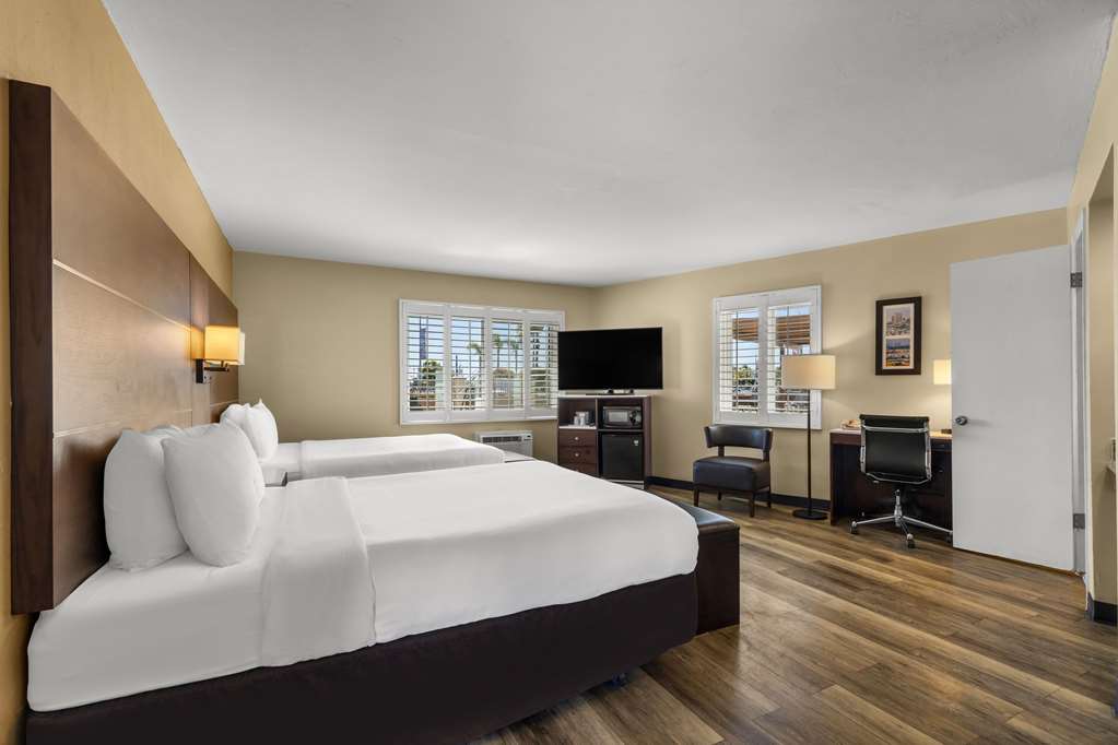 Comfort Inn San Diego Airport At The Harbor - photo 27
