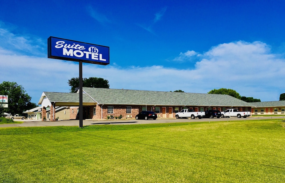 Suite 16 Motel - photo 13
