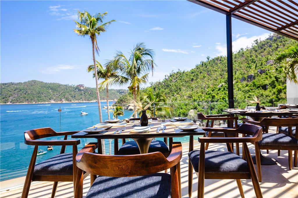 La Huerta terrace