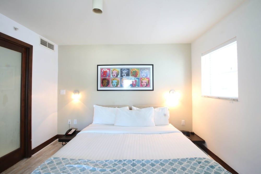 Strand Ocean Drive Suites - photo 32