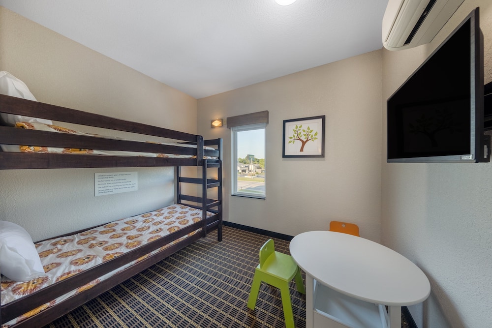 Holiday Inn Express Hotel & Suites Pittsburg by IHG - photo 27