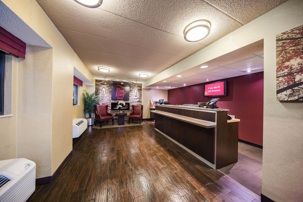 Red Roof Inn Cincinnati Northeast Blue Ash - photo 15