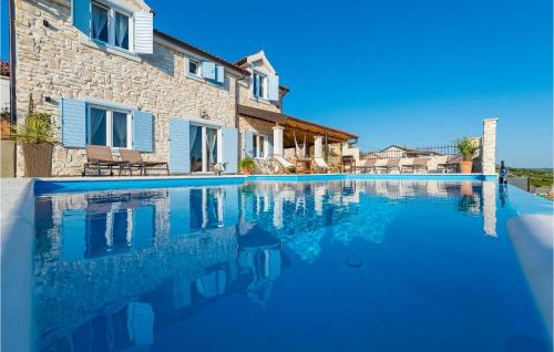Villa Mariva Carro D'oro — 5-Star Luxury Hotel in Pakostane, Croatia