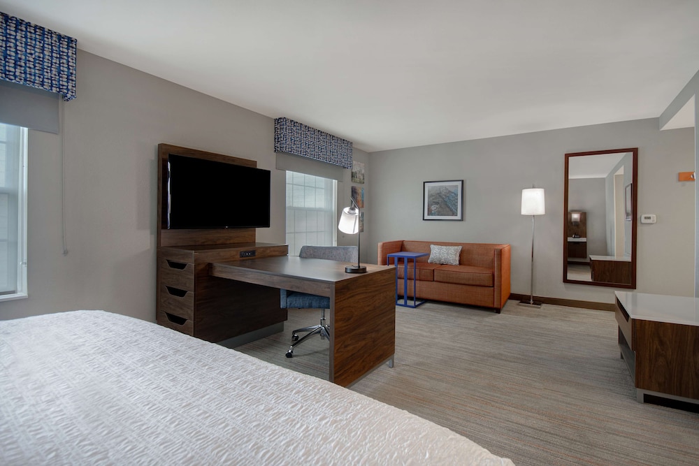 Hampton Inn & Suites Yonkers - photo 11