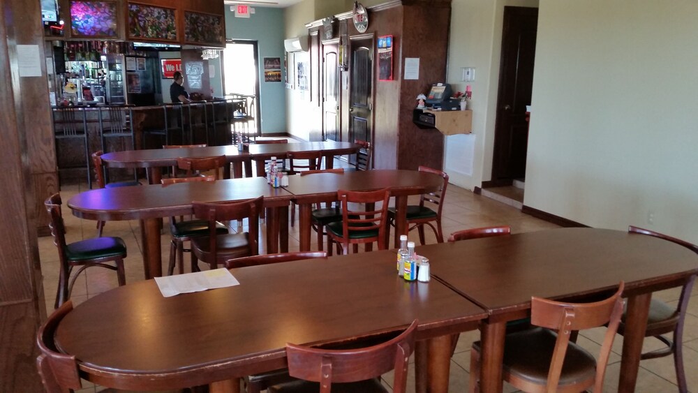 Lakeview Inn & Suites - photo 33
