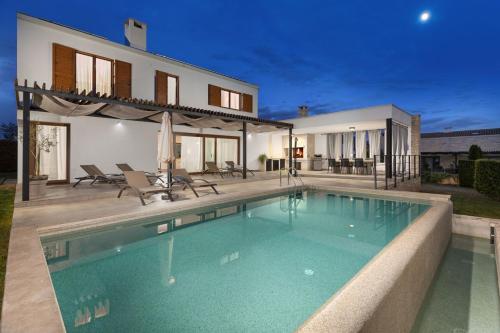 Villa Terra Grigia — 4-Star Luxury Hotel in Sveti Petar U Sumi, Croatia