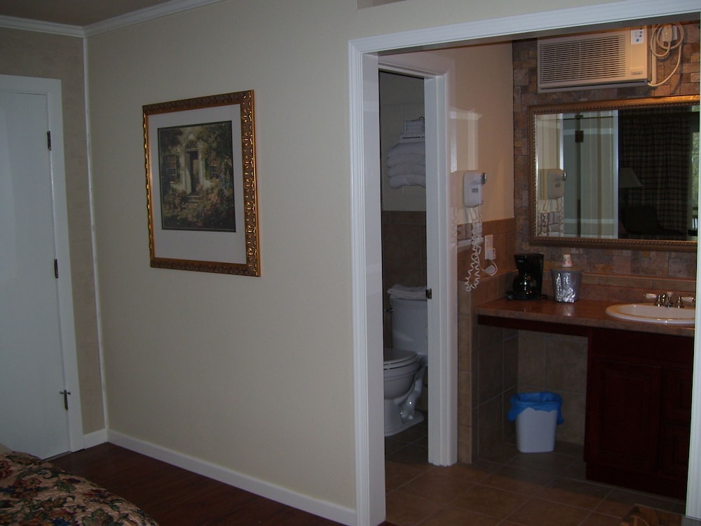 Townsend Gateway Inn - photo 19