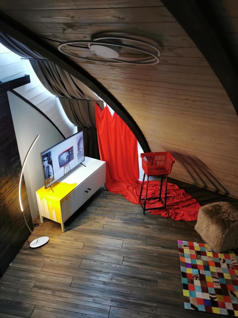 Kupolmāja Ārpus laika Domehouse in the forest in Salaspils, Latvia