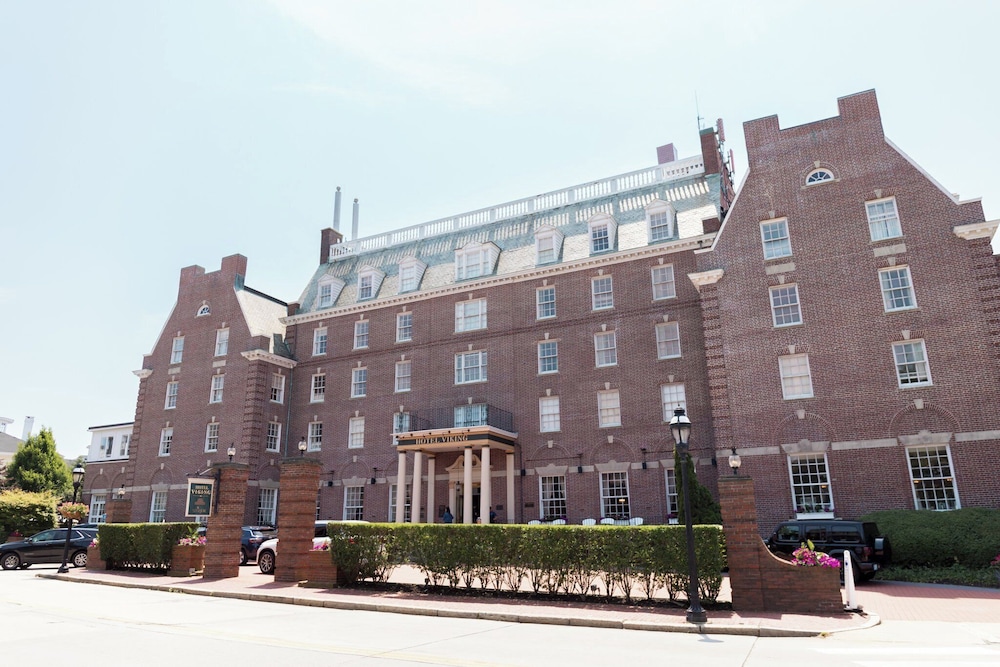 Hotel Viking - carbon neutral hotel in Newport
