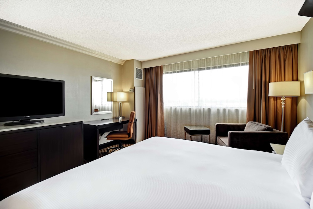 DoubleTree by Hilton Hotel Pleasanton at the Club - photo 17