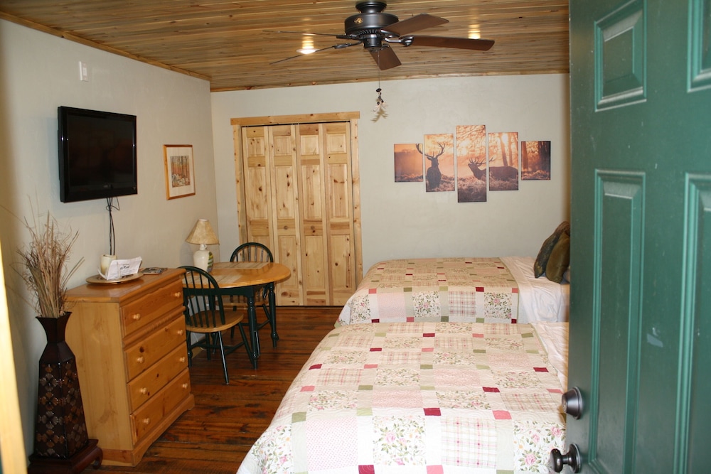 The Historic Wapiti Lodge - photo 26