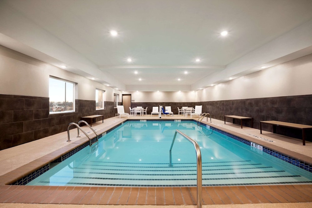 Country Inn & Suites by Radisson Enid OK - photo 8
