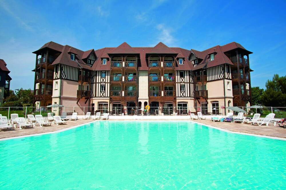 Maeva Particuliers La Résidence du Golf — 4-Star Luxury Hotel in Deauville, France