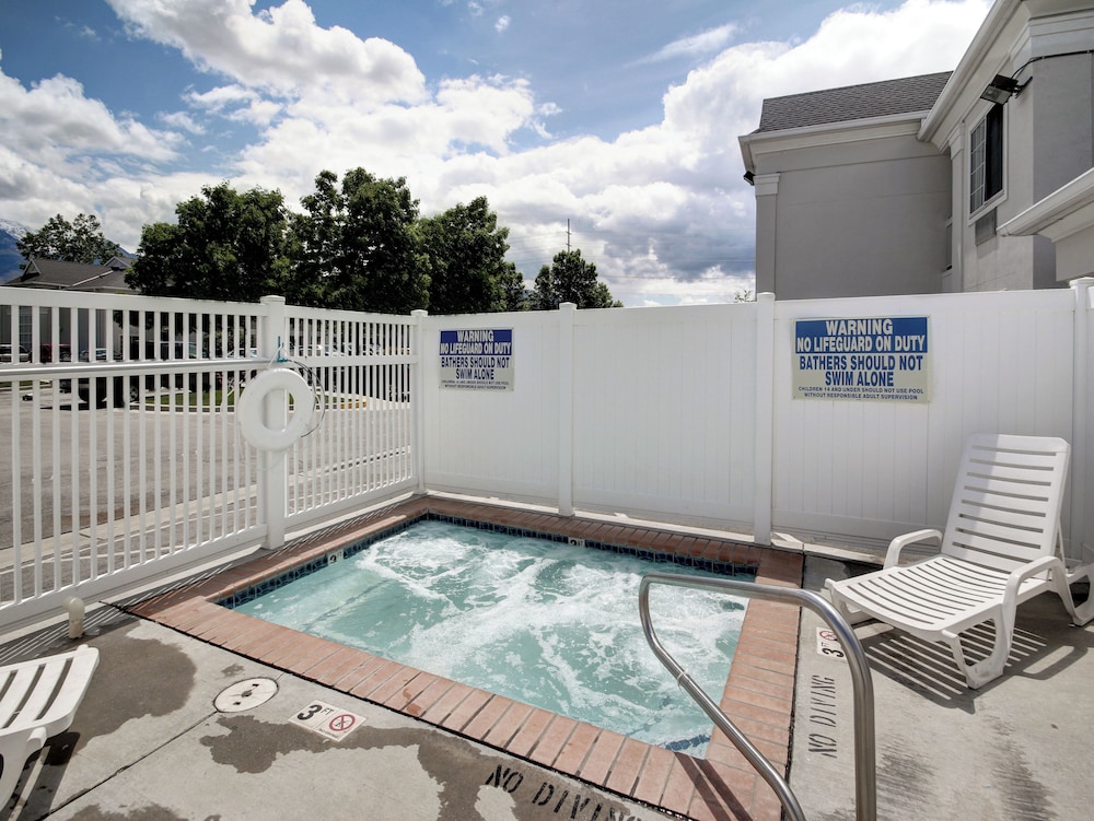 Econo Lodge Murray - photo 19