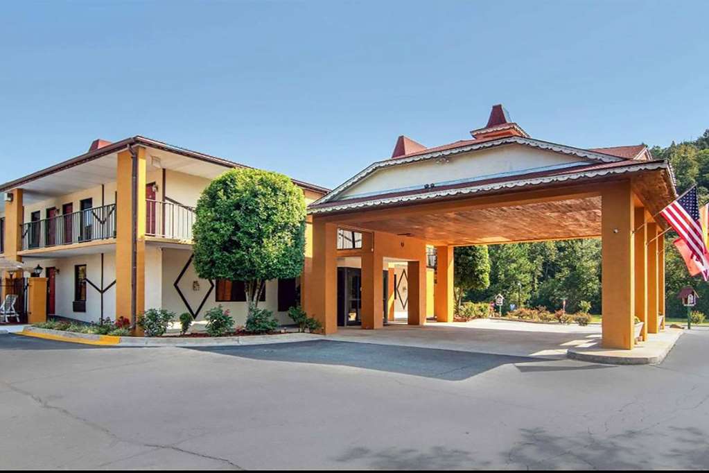 Days Inn by Wyndham Helen - photo 3