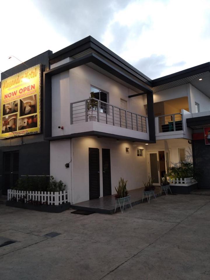 Alessandra Hotel — hotel in Calaca