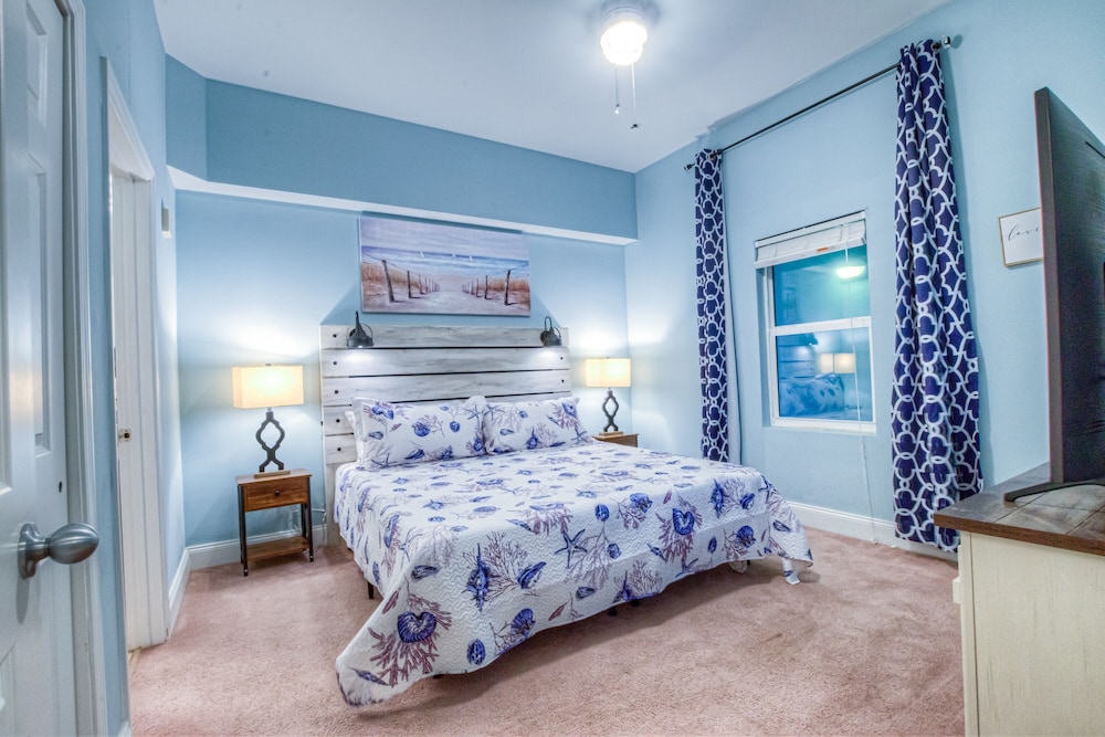 Laketown Wharf Resort by Aneliya's Rentals - photo 186