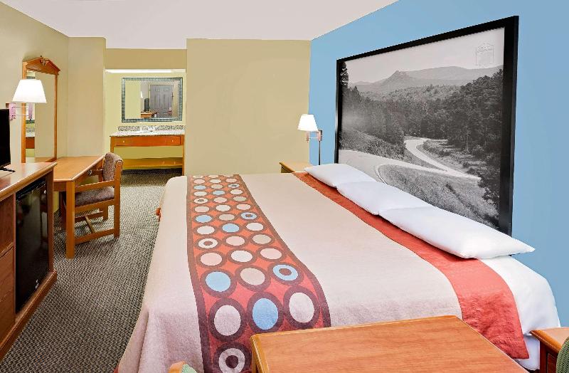 Super 8 by Wyndham Hazen - photo 18