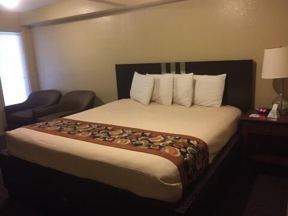 Americas Best Value Inn Caldwell - photo 9