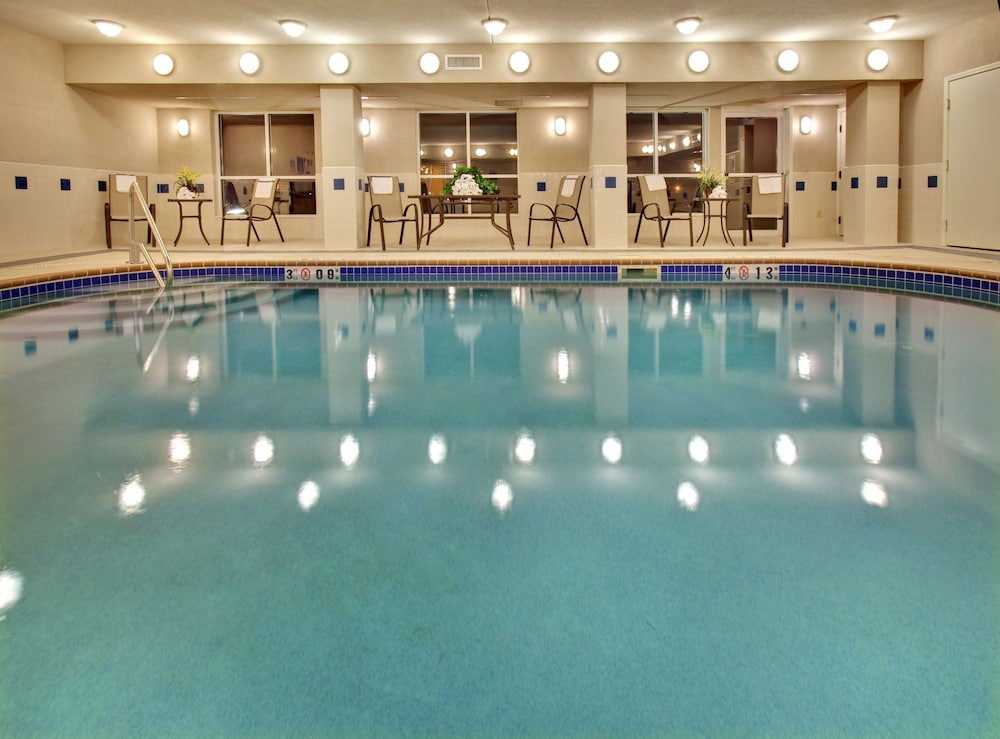 Holiday Inn Express Hotel & Suites Vermillion by IHG - photo 11