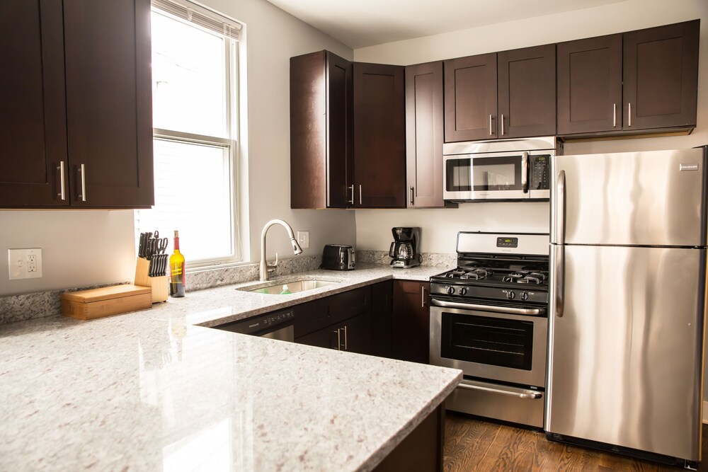 Stunning 3BR in Lake View by Sonder - photo 15