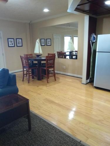 Southern Comfort Suites - photo 13