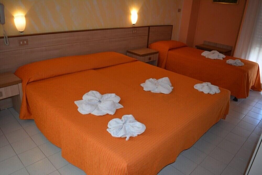 Hotel Chris — Unknown City — photo 5
