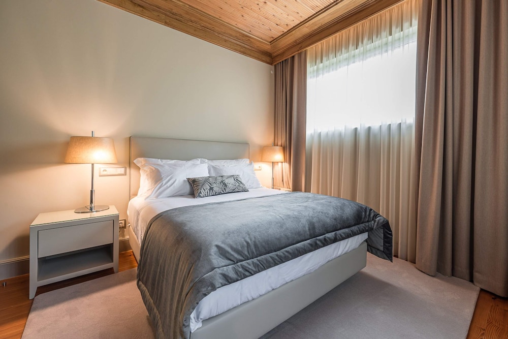 Quinta das Piramides — 4-Star Luxury Hotel in Vila Nova De Famalicao, Portugal