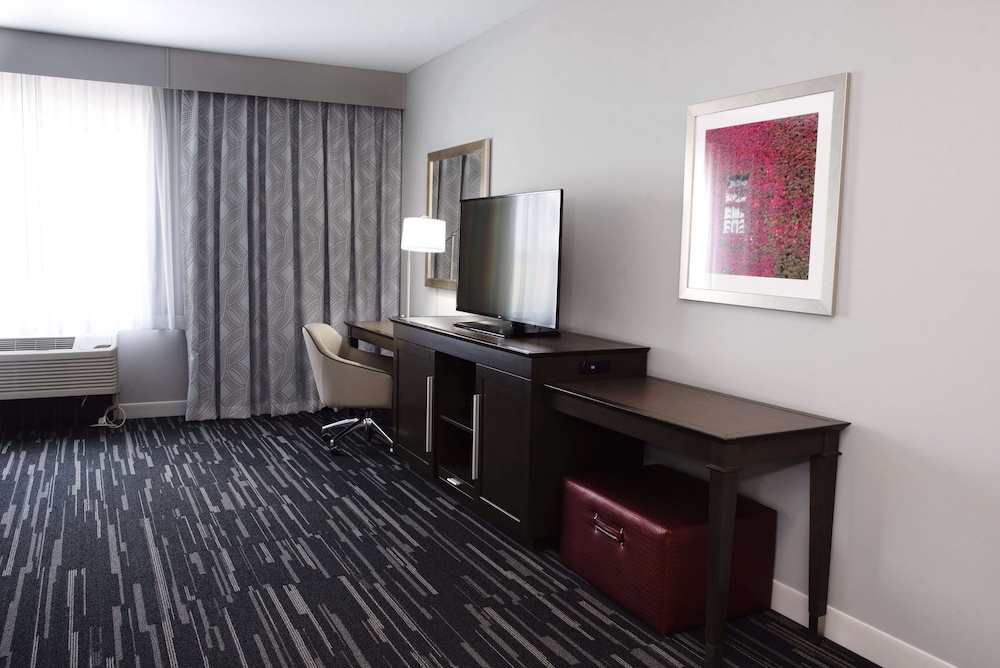 Hampton Inn & Suites Des Moines Urbandale - photo 14