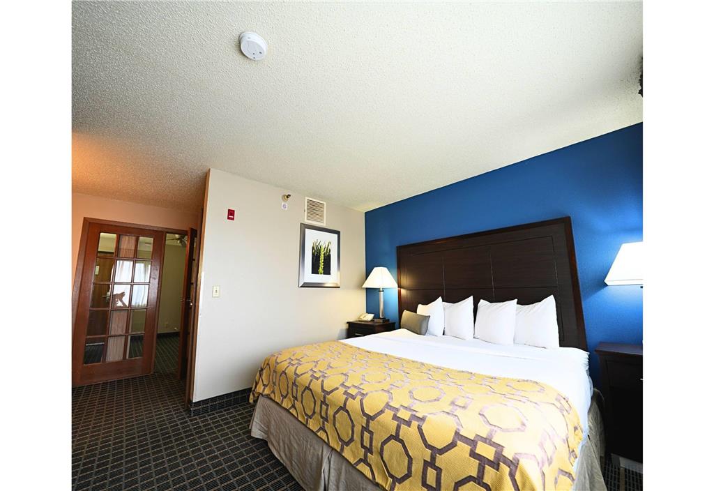 Baymont by Wyndham Marshalltown - photo 27