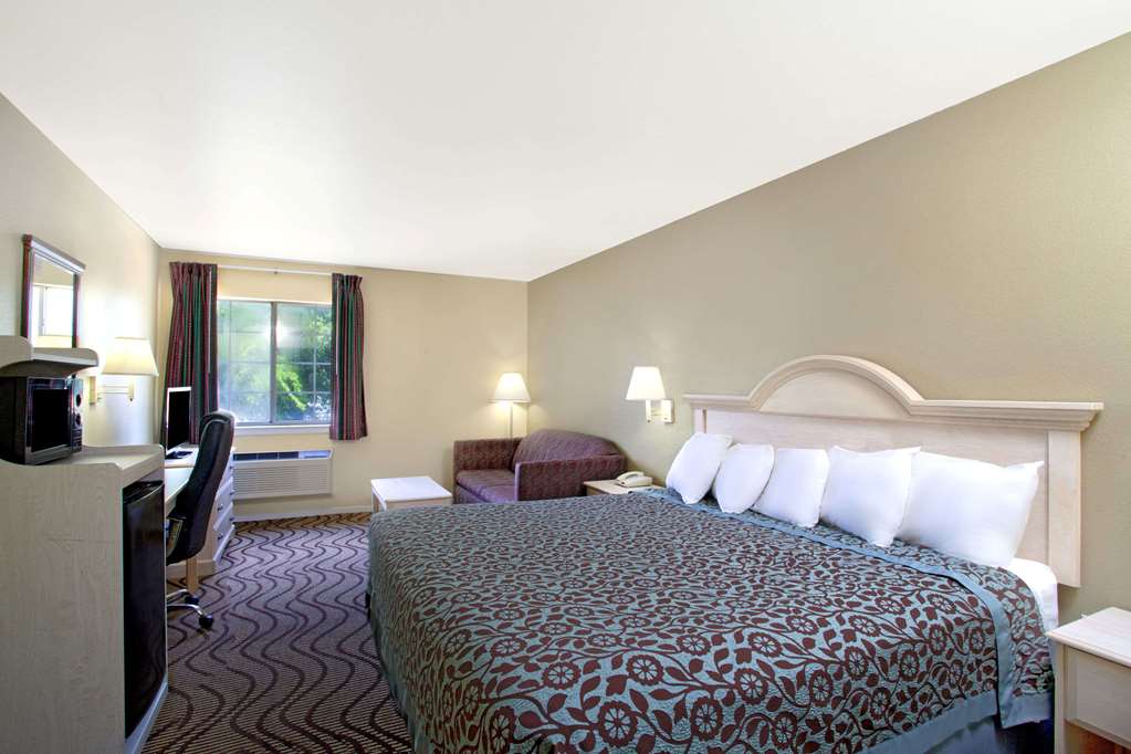 Days Inn by Wyndham Kerrville - photo 7