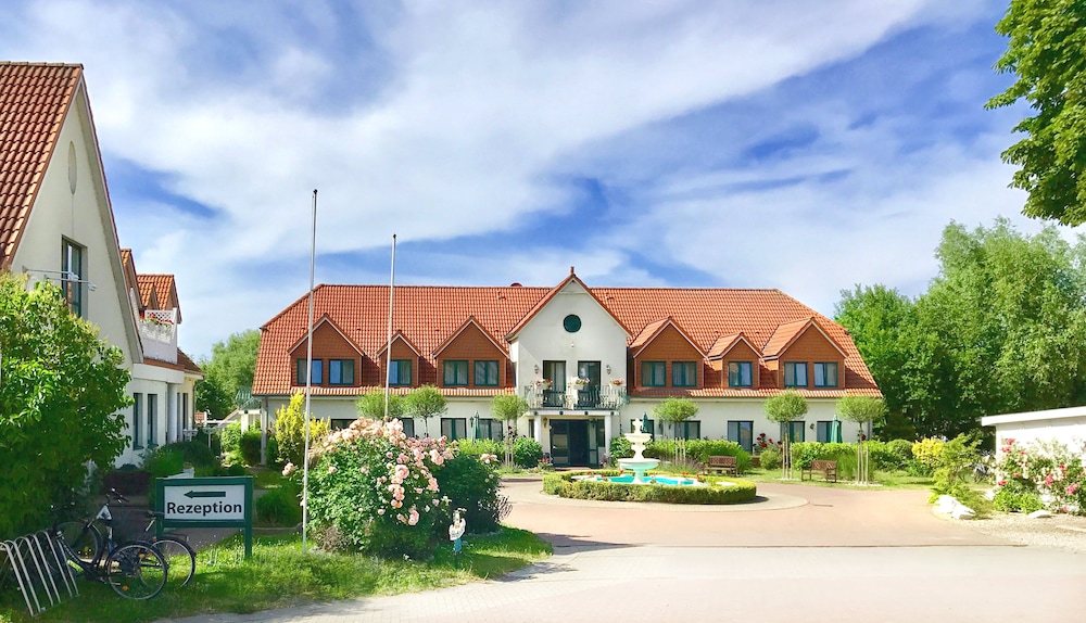 Hotelanlage Tarnewitzer Hof in Ostseebad Boltenhagen, Germany
