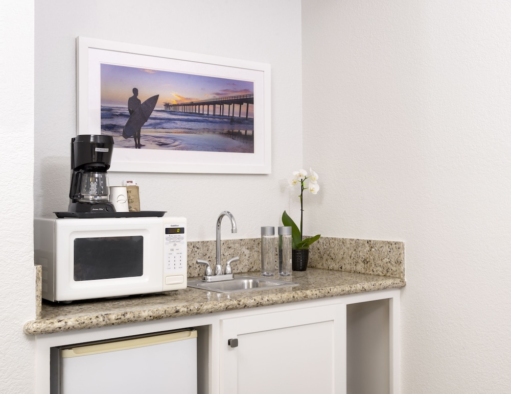 Beachfront Inn and Suites at Dana Point - photo 19