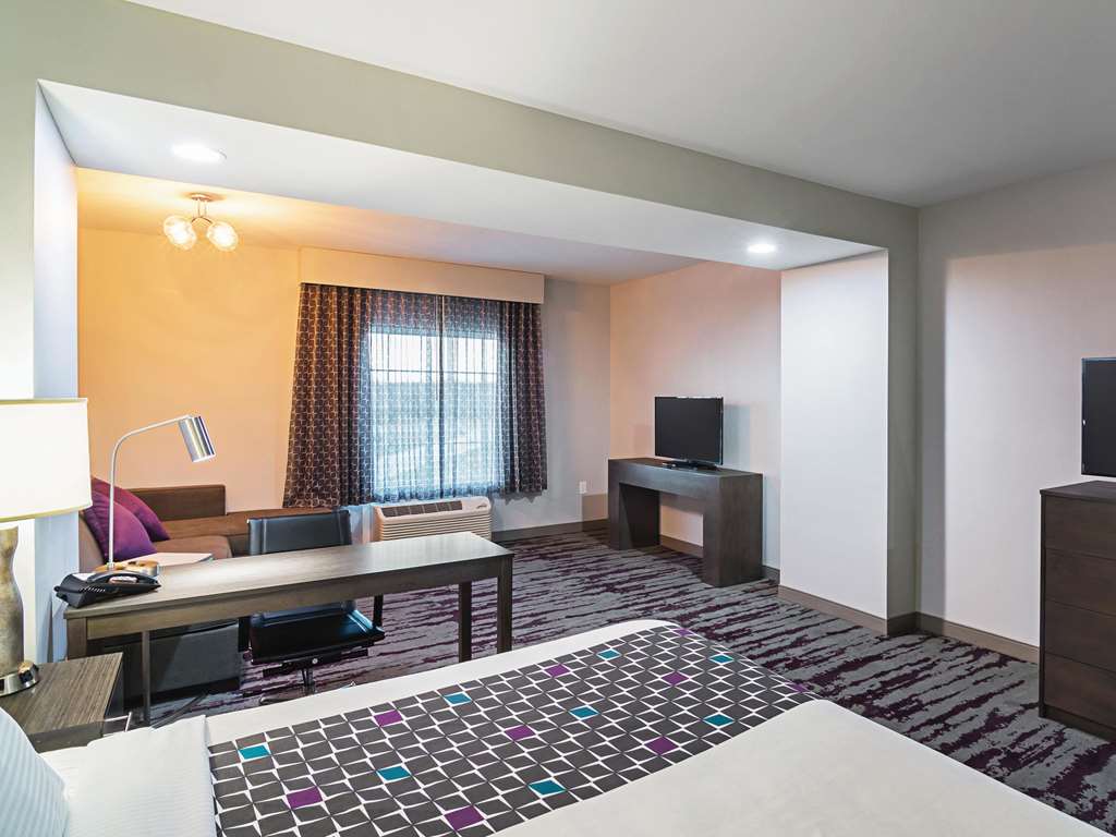 La Quinta Inn & Suites by Wyndham Dallas Wylie - photo 21
