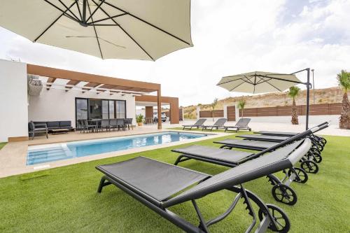 Villa Riopark Hogar de Lujo con Jacuzzi y Sauna — 4-Star Luxury Hotel in Mutxamel, Spain