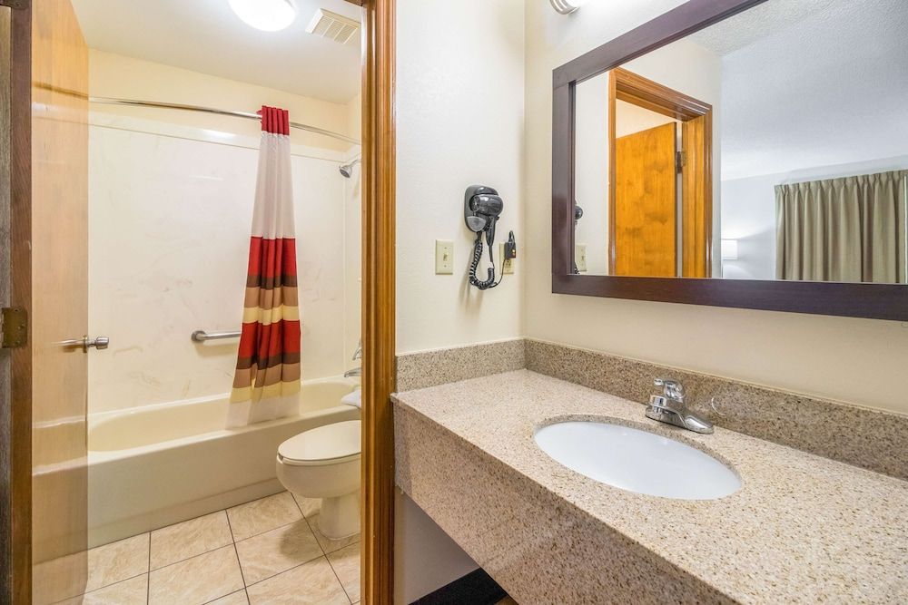 Red Roof Inn Clarksville - photo 9