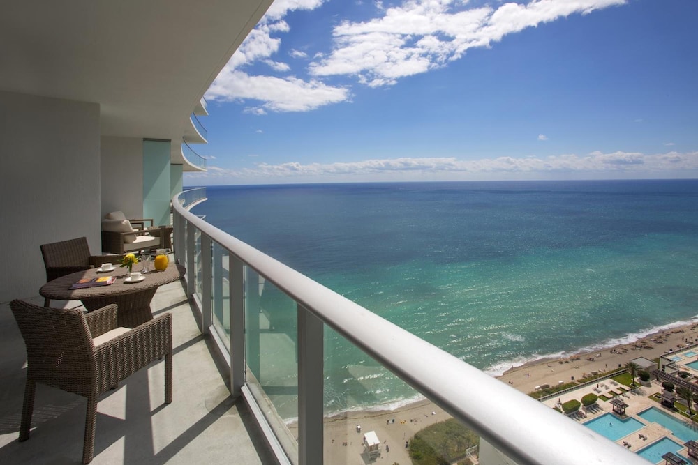 Lyfe Resort & Residences - photo 21