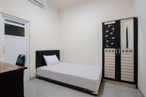 Oyo Life 3531 Wisma Eka - last minute hotel in Malang