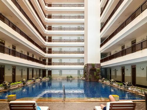 Luxurious 2BR Ultra Fast Wifi Phrom Phong