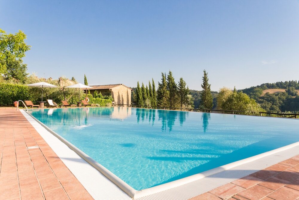 Casa Laura — 4-Star Luxury Hotel in San Gimignano, Italy