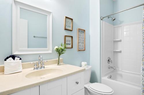 Salty Shack Unit C Salty Shack Dog Friendly Home Across from the Beach Central Location — 4-Star Luxury Hotel in Folly Beach, United States