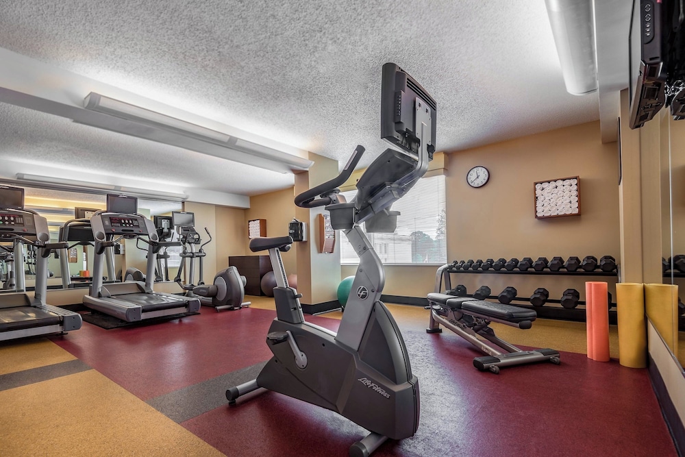 Courtyard by Marriott Bethesda Chevy Chase - photo 16