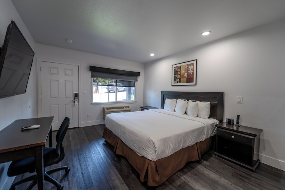 Monterey Surf Inn - photo 5