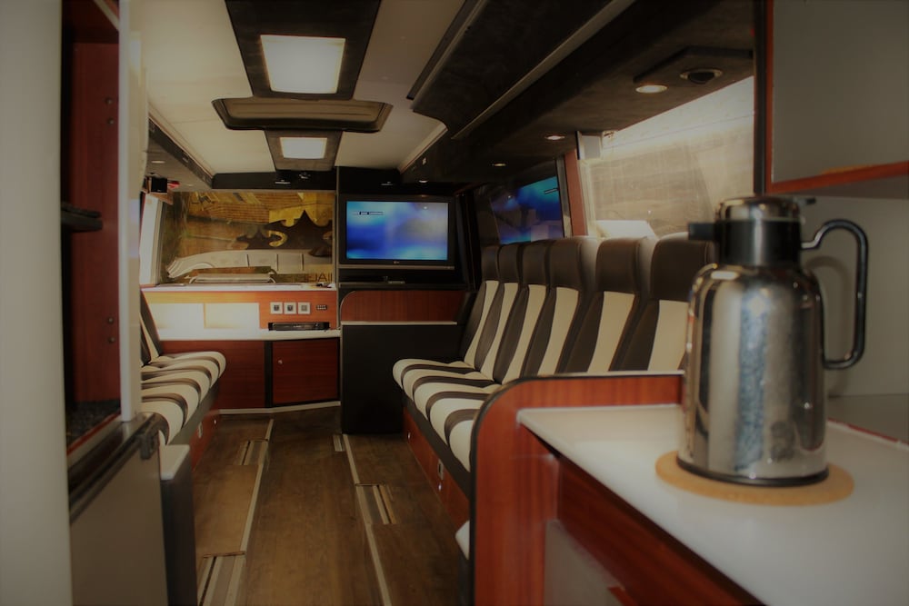 Les Cars Hotels in Provins, France