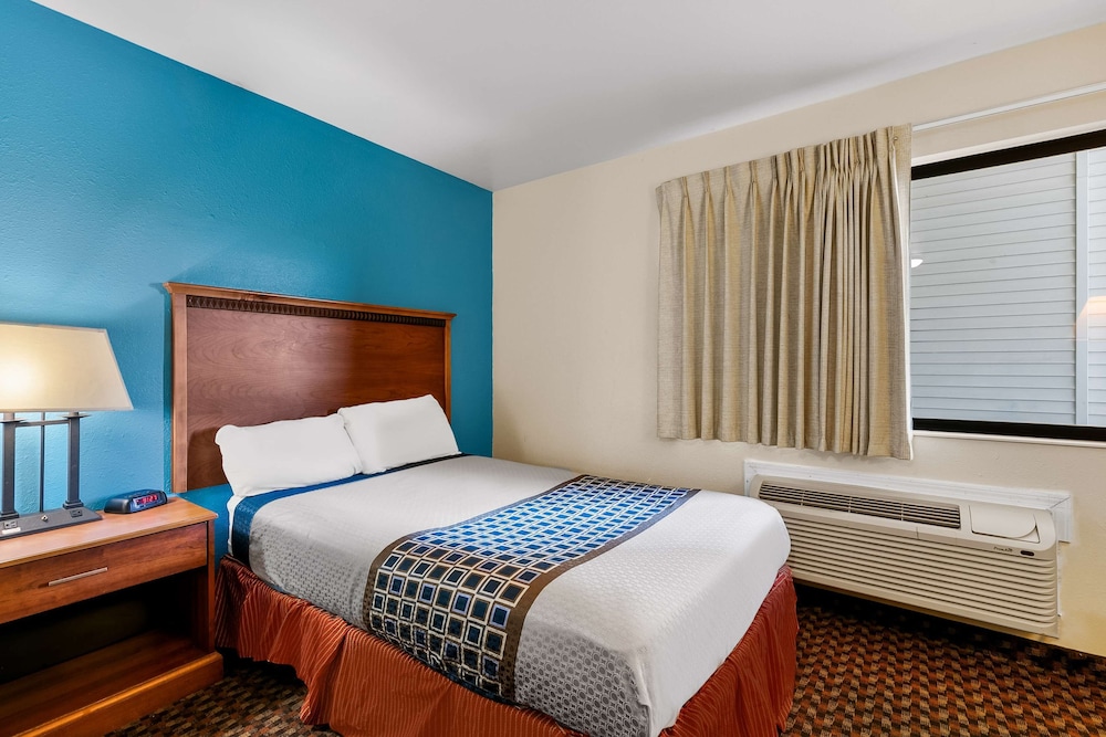 Americas Best Value Inn Lincoln Airport - photo 22
