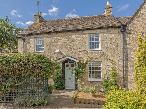 Middle Cottage — 4-Star Luxury Hotel in Easton On The Hill, United Kingdom